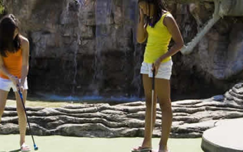 mini-golf-party-the-castle-fun-center-ny-nj-ct-pa